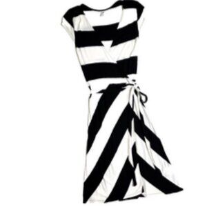 Old Navy Womens Black & White Wrap Dress Size XS NWOT